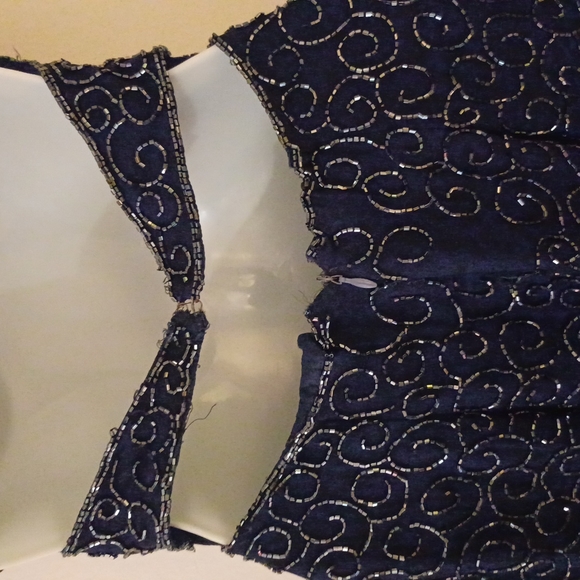 Cache Gown - Picture 4 of 16